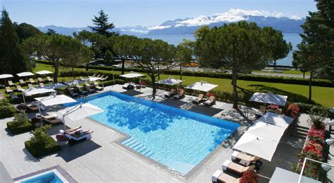 Luxury lakeside hotel with spa and award winning food in Lausanne