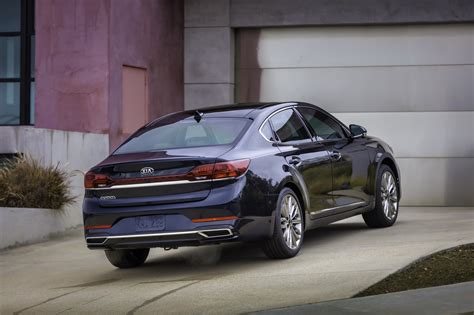 2020 Kia Cadenza Looks A Whole Lot Better After Its Facelift | Carscoops