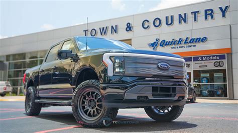 Leveled Ford F-150 Lightning on 34-Inch Tires Looks Trail-Ready