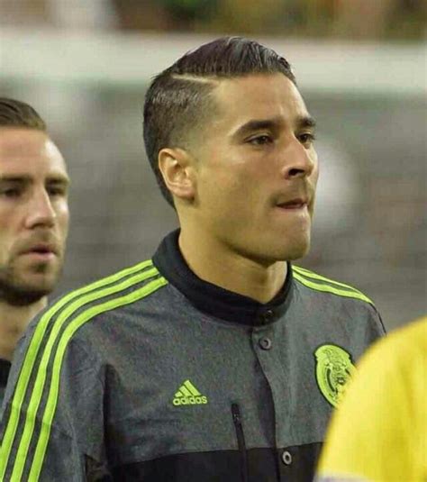 memo ochoa . | Soccer guys, Soccer player hairstyles, Mexico football team