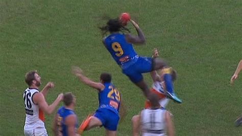 Nic Naitanui takes a mark of the year contender for West Coast | The ...