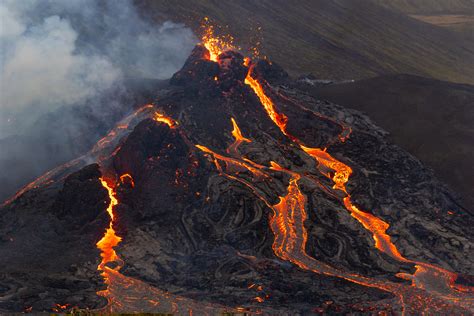 le chaudron de vulcain – 22 Mars 2021 . FR . Islande : Fagradalsfjall ...