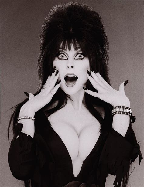 Elvira, Mistress Of The Dark: 30 Stunning Photos of Cassandra Peterson ...