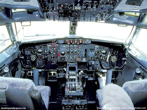 Boeing727 cockpit | Cockpit, Boeing 727, Flight deck