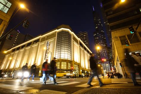 Shopping on The Magnificent Mile | Choose Chicago