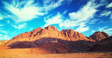 Mount Sinai in the Bible - Location and Important Facts