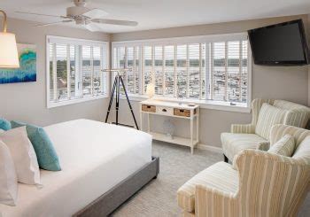 Rooms at Our Beachfront New England Hotel | The Inn at Harbor Hill Marina