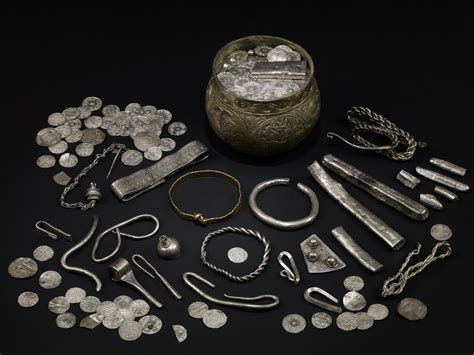 Beyond Jorvik: The Vale of York Viking Hoard – Andrew Woods | York ...