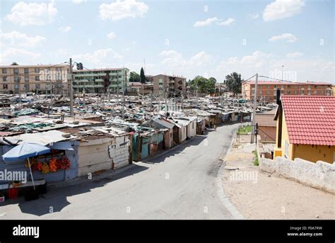 Shacks in Alexandra township, Johannesburg, Gauteng, South Africa Stock ...