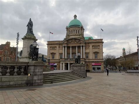 Eerie photos show Hull city centre is deserted after coronavirus ...