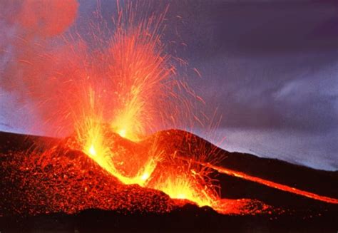 Hekla volcano shows signs of imminent eruption in Iceland and Fuego ...