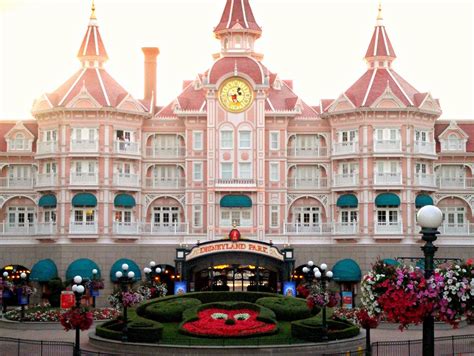 10 Things Walt Disney World Fans Will Love About Disneyland Paris ...