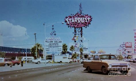 Old Las Vegas Strip Vibrant Stardust Hotel Casino Classic Cars Scene ...