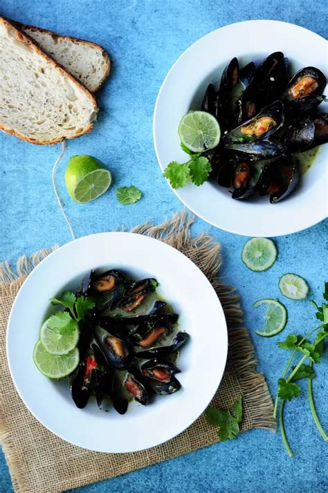 Thai-Style Steamed Mussels - StreetSmart Kitchen