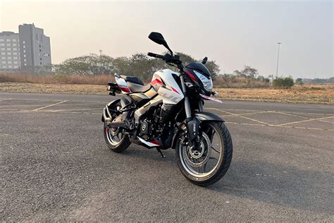 Bajaj Pulsar NS200 Price, Images, Colours, Mileage Reviews, 52% OFF