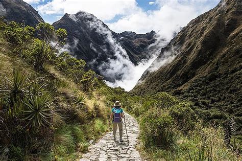 4-Day Trek to Machu Picchu Through the Inca Trail Cusco