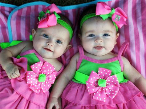 25 Most Beautiful & Cute Twins Baby Pictures