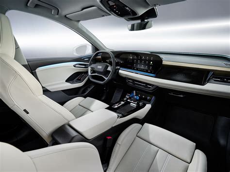 2025 Audi Q6 e-tron Has a Screen-Rich Dash, Augmented-Reality HUD ...