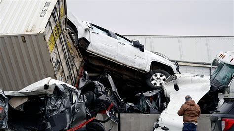 美德州130輛車連環撞 至少6死、65人送醫 - 時事台 - 香港高登討論區