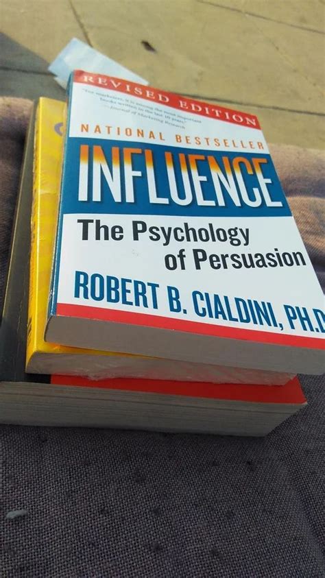 Influence by Robert B. Cialdini at Rs 100 in Agra | ID: 2850178596562