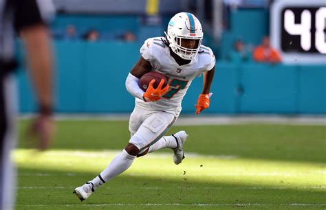 Jaylen Waddle of Miami Dolphins is sixth in NFL in catches. Is it ideal?