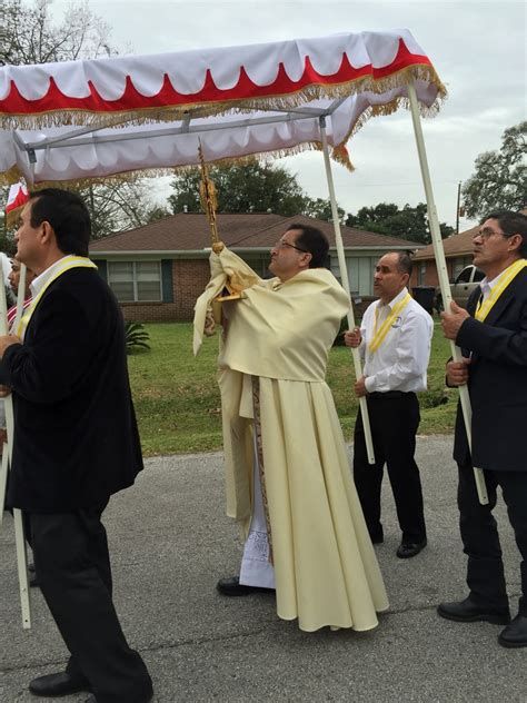 Blessed Sacrament Procession - St. Charles Borromeo Catholic Church ...