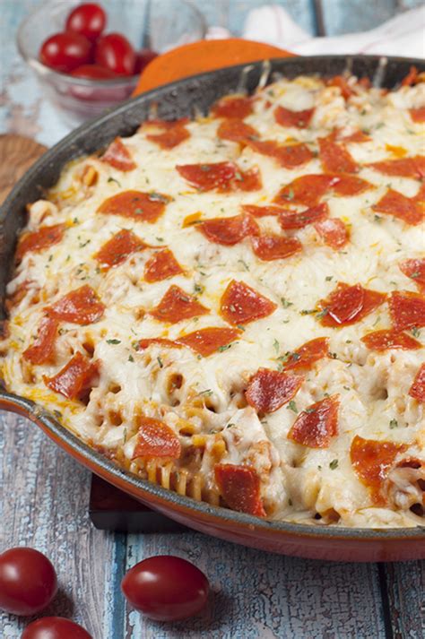 One Pan Pizza Pasta Casserole | Wishes and Dishes