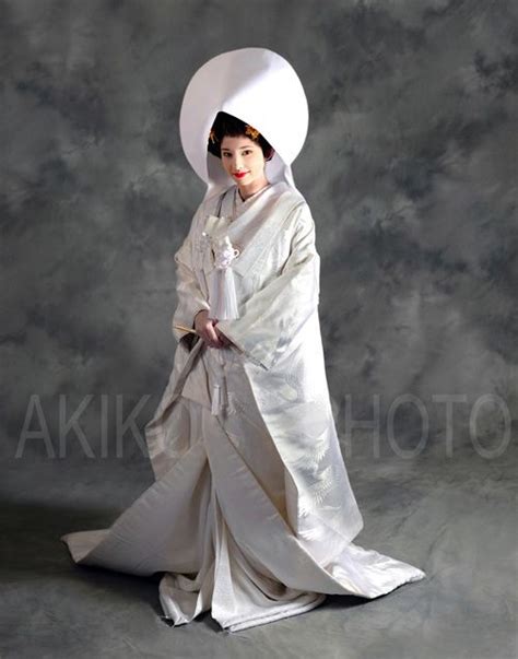 Traditional Asian Japan Costume Japanese Shiromuku Fashion Apparel ...