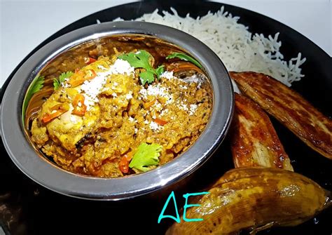 CAPE MALAY CHICKEN CURRY WITH CARAMELISED BANANAS - Your Recipe Blog