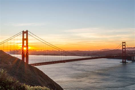 Golden Gate Bridge at Sunrise : pics