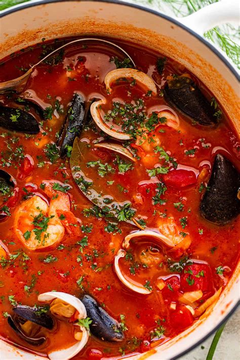 Cioppino Recipe (Seafood Stew)