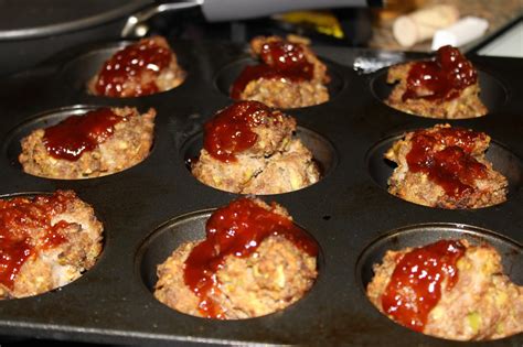 simply made with love: Meatloaf Muffins with Barbecue Sauce