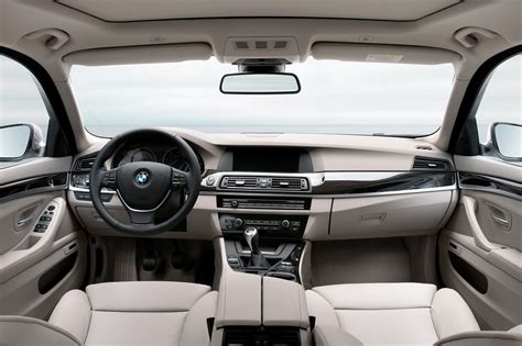 BMW 520d Touring SE Review Specification