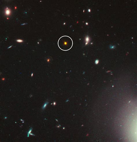 Ancient Quasar Shines Brightly, But All the Galaxy's Stars Are Missing ...