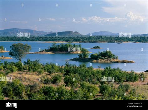 Lake kariba and zimbabwe hi-res stock photography and images - Alamy