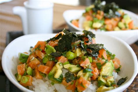 yukoscooking: salmon & avocado donburi