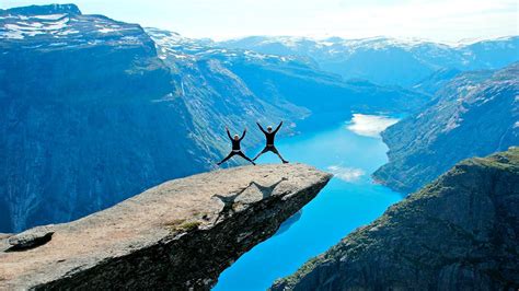 Trolltunga - Norway : r/BeAmazed