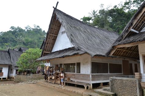 Tak Hanya Tahan Gempa, 4 Fakta Menarik Rumah Adat Kampung Naga - Page all