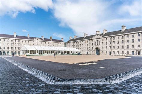 COLLINS BARRACKS IN DUBLIN [DECORATIVE ARTS AND HISTORY MUSEUM]-115461 ...