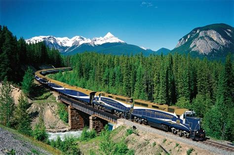 Canadian Rockies, Luxury Trains & Grizzly Bears