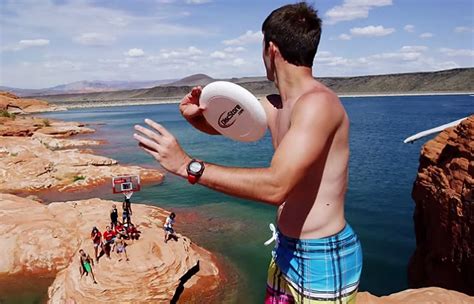 Frisbee Trick Shots | GearMoose