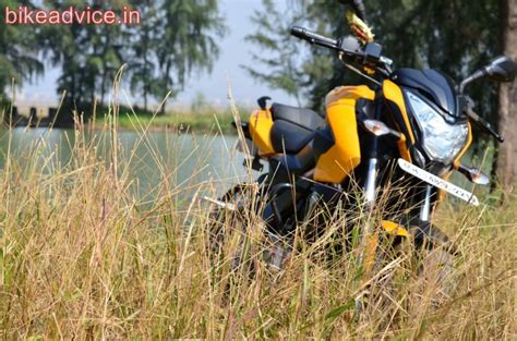 User Review Pulsar 200NS: Top Speed,Pics,Mileage,pros & cons