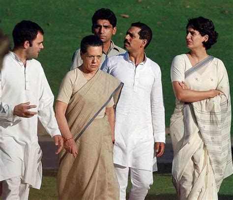 Rahul Gandhi Family Photos, Father, Mother, Wife, Brother, Sister, Age ...