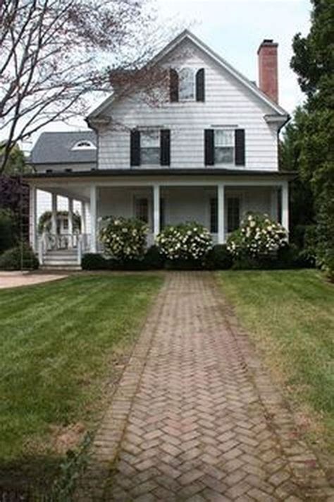 Farmhouse Front Yard Landscaping Ideas For 2023 | Yaadana Blog