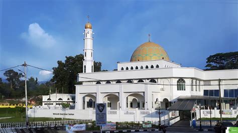 Masjid Daerah Tapah Malaysia | The name "Tapah" is said to b… | Flickr