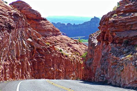 Highway 12 Scenic Byway in Grand Staircase-Escalante National Monument ...