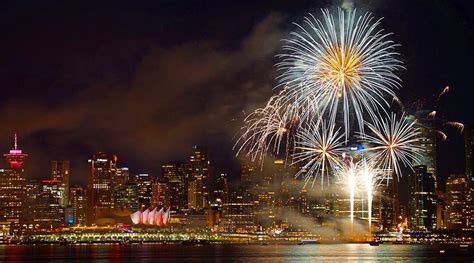 Canada Day fireworks light up Vancouver skies (PHOTOS, VIDEOS) | Daily ...