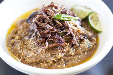 Hyderabadi Haleem (Daleem) - Kravings Food Adventures