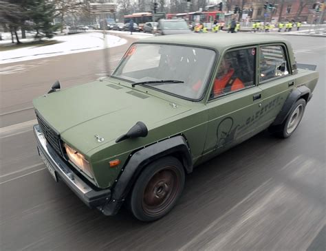 Lada 2107 with a BMW V8 – Engine Swap Depot