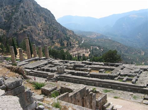 File:Delphi Apollo Temple.jpg